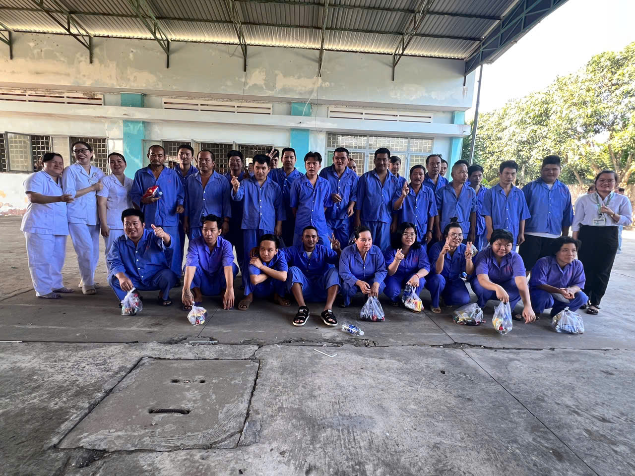 Rộn ràng các hoạt động giao lưu, tặng quà nhân Ngày Công tác xã hội Việt Nam