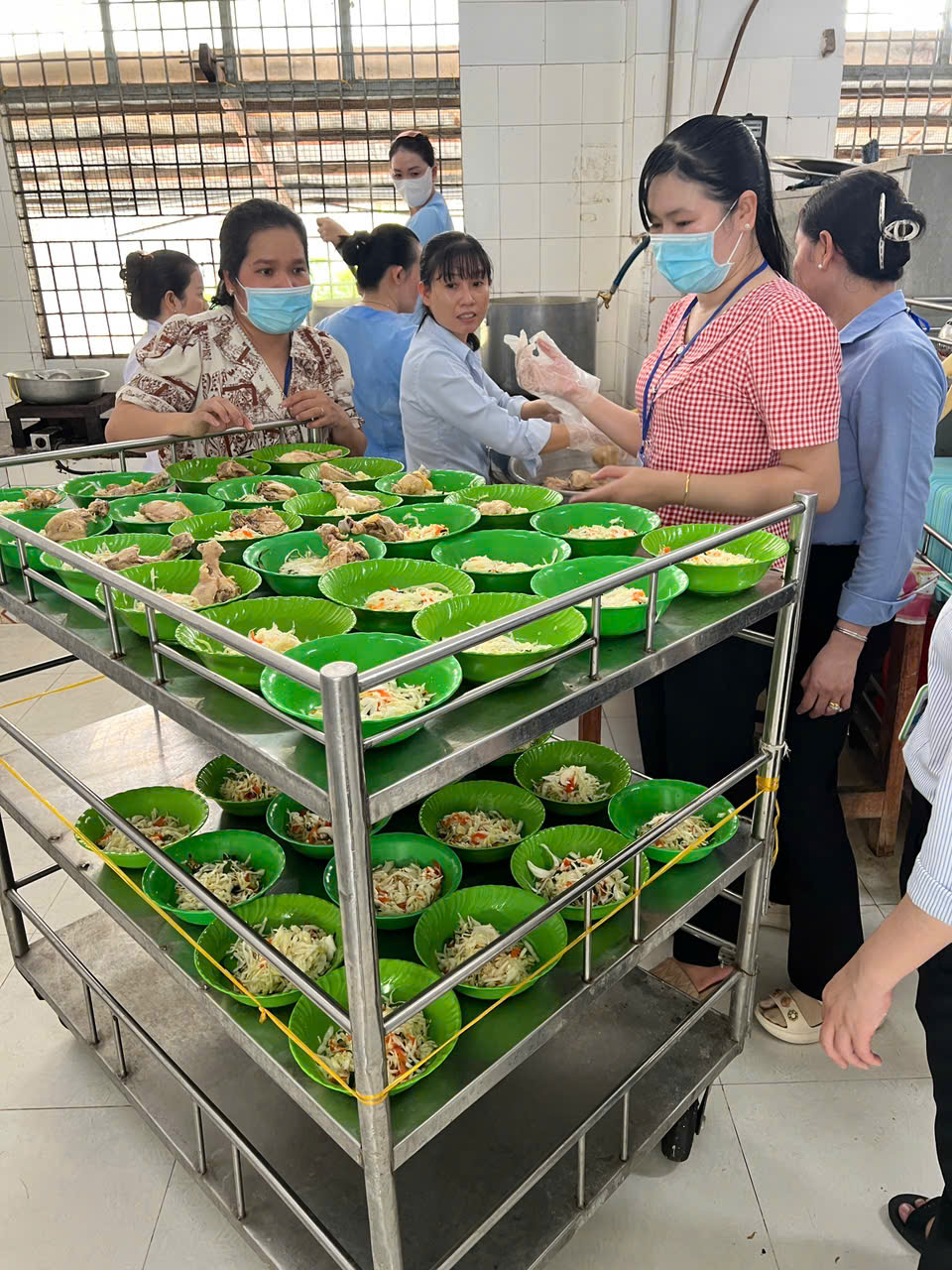 HÀNH ĐỘNG ẤM ÁP TRONG NGÀY SỨC KHỎE TÂM THẦN THẾ GIỚI
